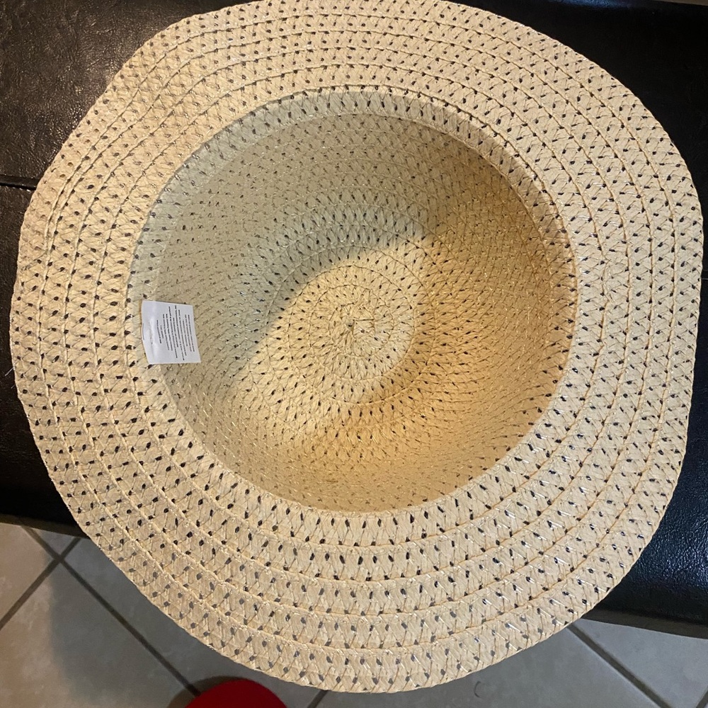 Straw hat - Picture 2 of 3